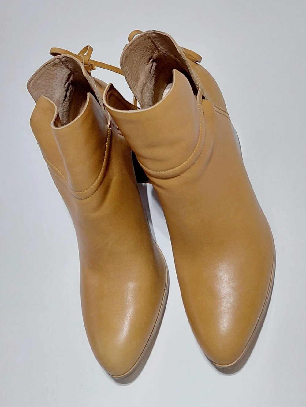 KELSI DAGGER Brooklyn Wellesley Tan Pointed Toe Ankle Boots Size 8